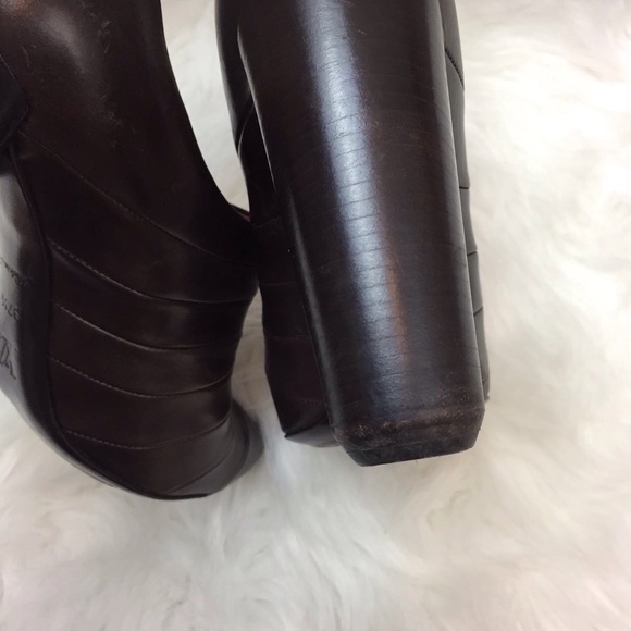🇺🇸Luis Vuitton Brown Leather Heel Booties - Picture 8 of 8
